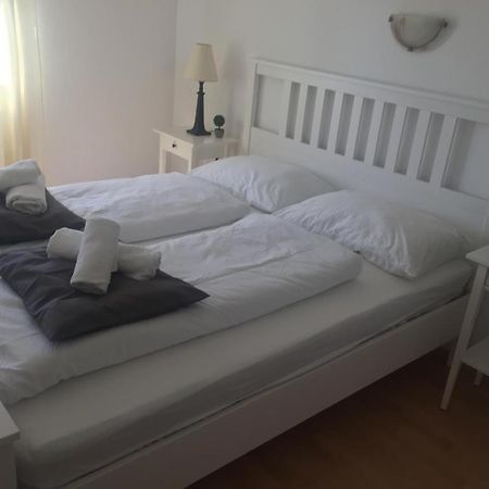 Apartments Rina Новаля Екстер'єр фото