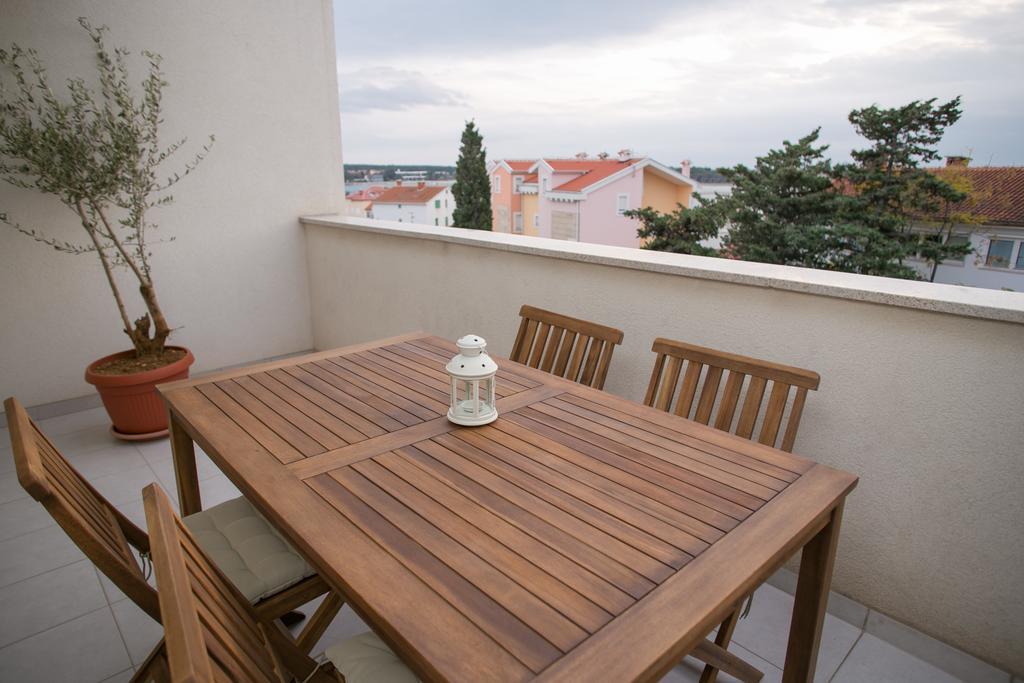 Apartments Rina Новаля Екстер'єр фото