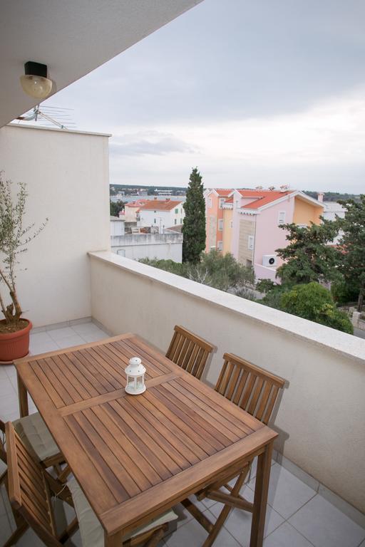 Apartments Rina Новаля Екстер'єр фото